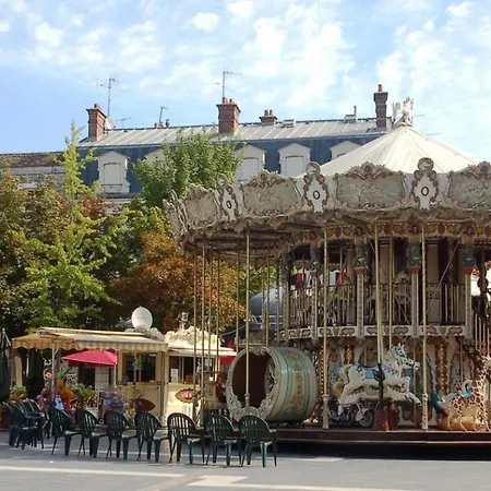Apartment En Plein Coeur De Fontainebleau, Chateau A 3 Minutes A Pieds *